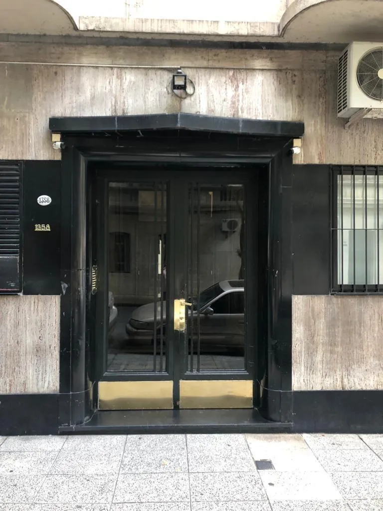 Unfurnished two-room apartment in Recoleta