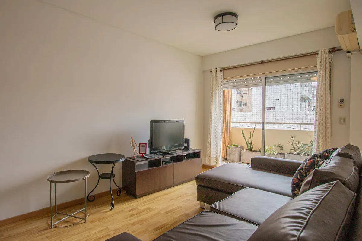 Departamento 3 ambientes con balcón y pileta en Almagro