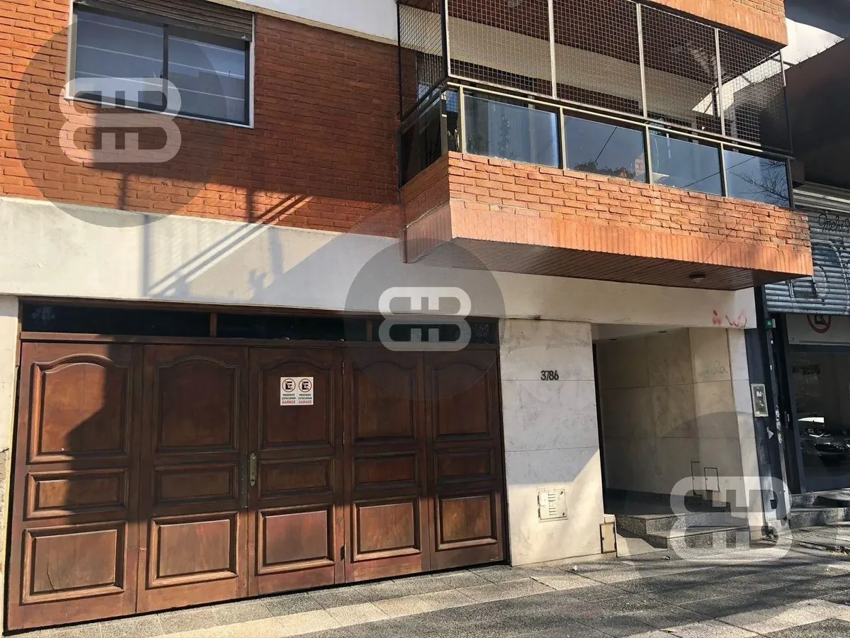 Departamento de 2 ambientes con cochera en Olivos