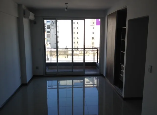 Studio apartment with covered parking in Núñez