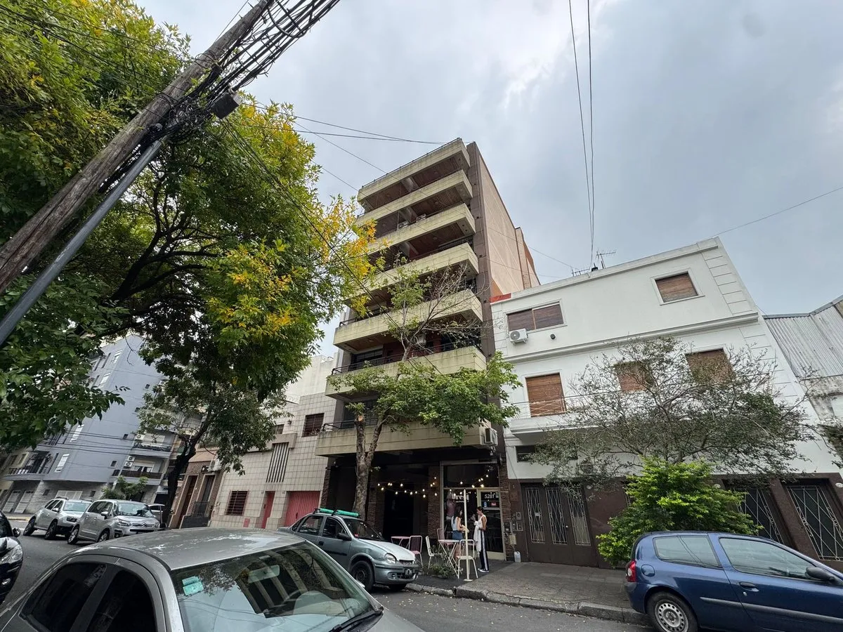 Monoambiente con balcón al frente en Villa Luro