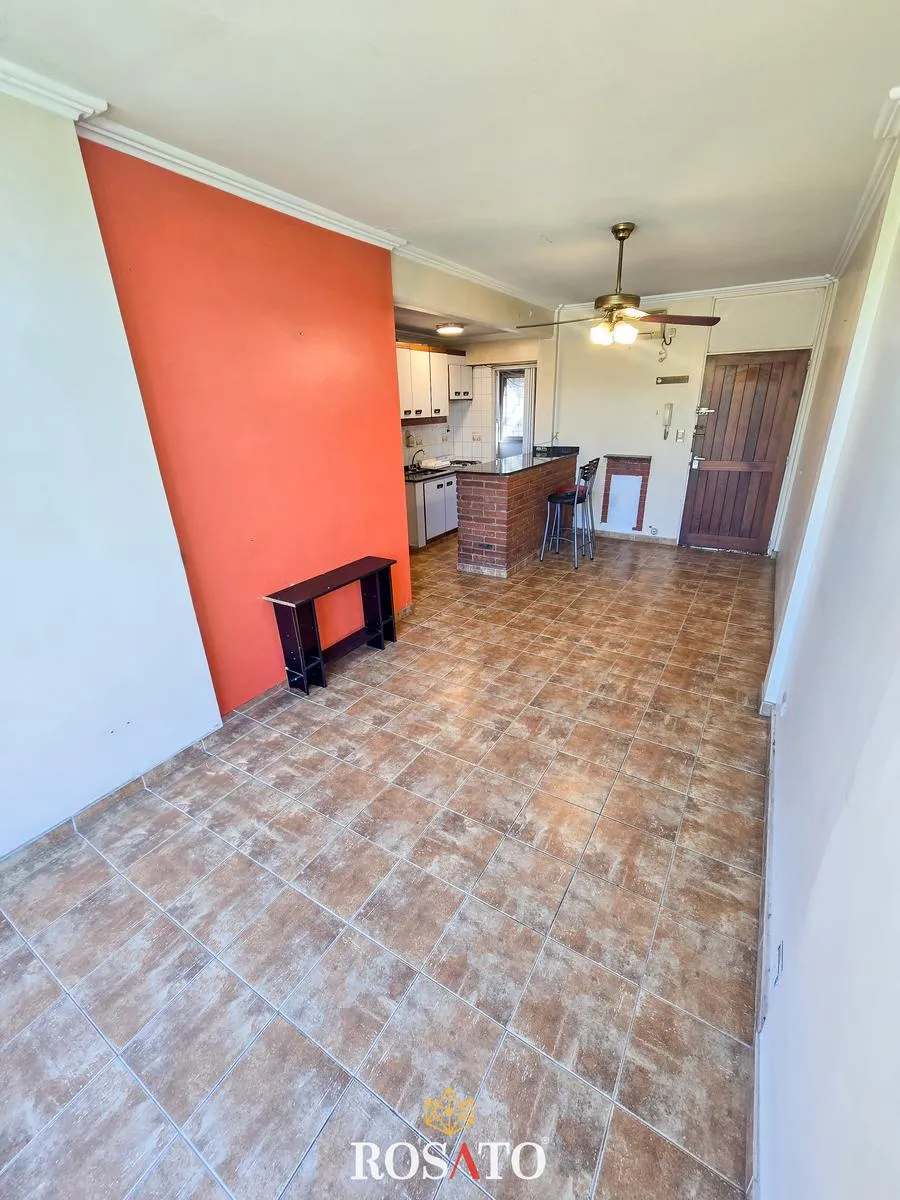 Apartamento de 2 dormitórios para alugar em Villa Lugano