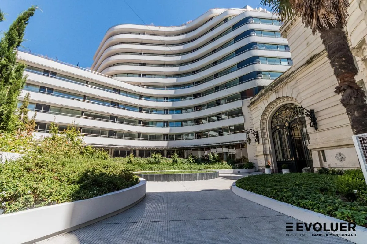 Studio apartment in Retiro at Palacio Paz mixed-use complex