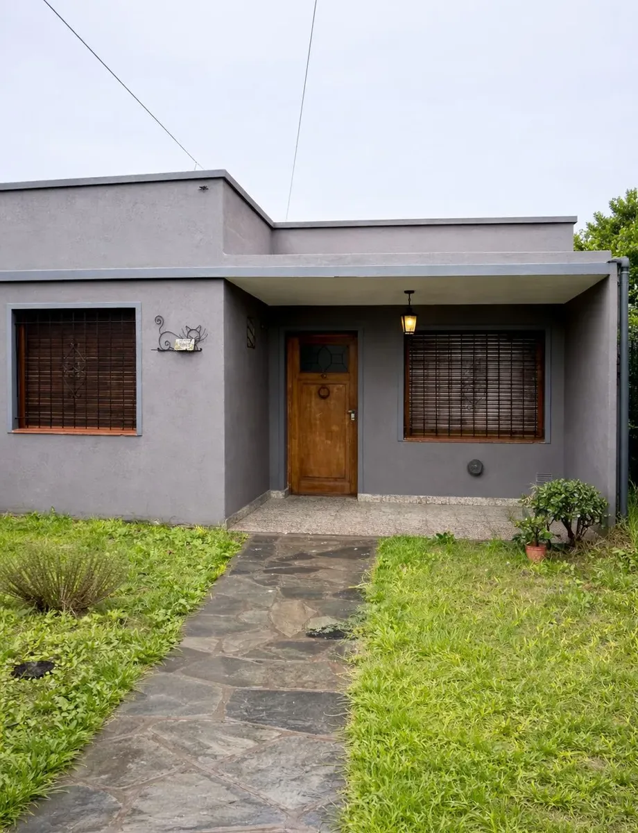 Two-bedroom ground-floor PH in Victoria