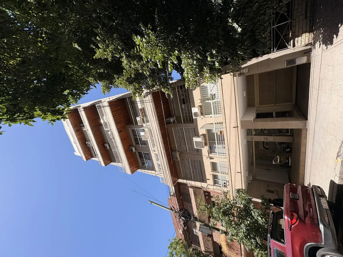 Duplex de três ambientes com vaga de garagem em Belgrano