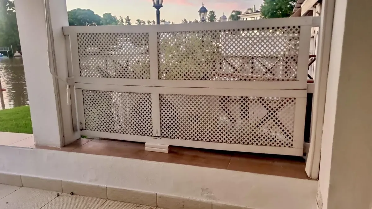 Apartamento térreo reciclado de 2 quartos em Victoria (Marina del Sol)