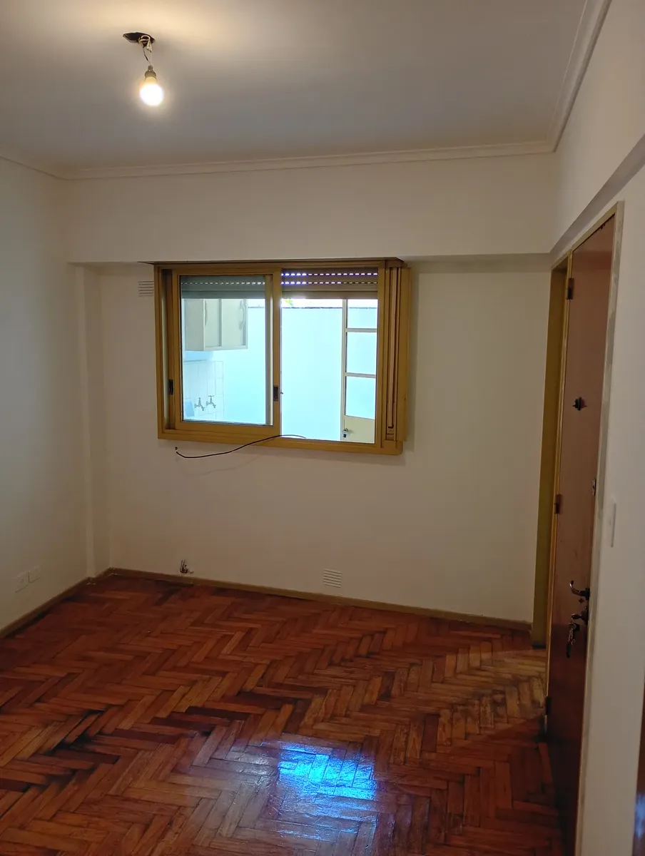 Departamento de 2 ambientes en planta baja con patio en Villa del Parque