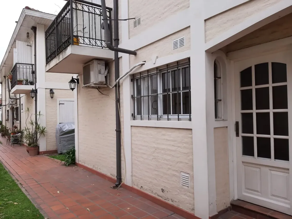 Two-room apartment with (assigned) parking in Banfield