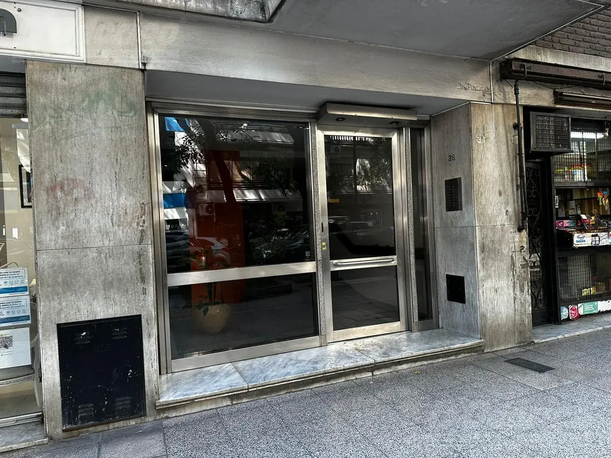 Meio andar de 3 ambientes para alugar em Caballito