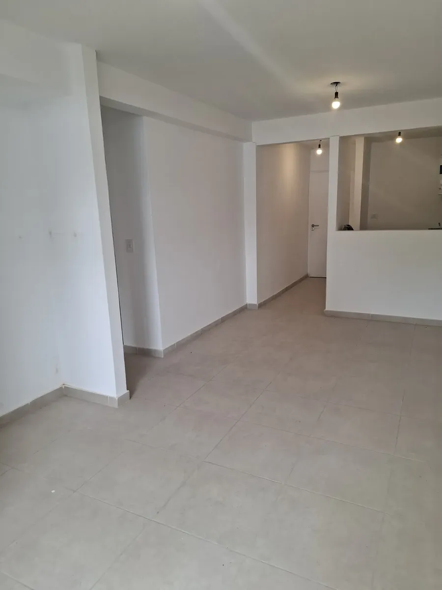 Depto De 2 Amb C/ Balcon Y Cochera Alquiler En Ezeiza