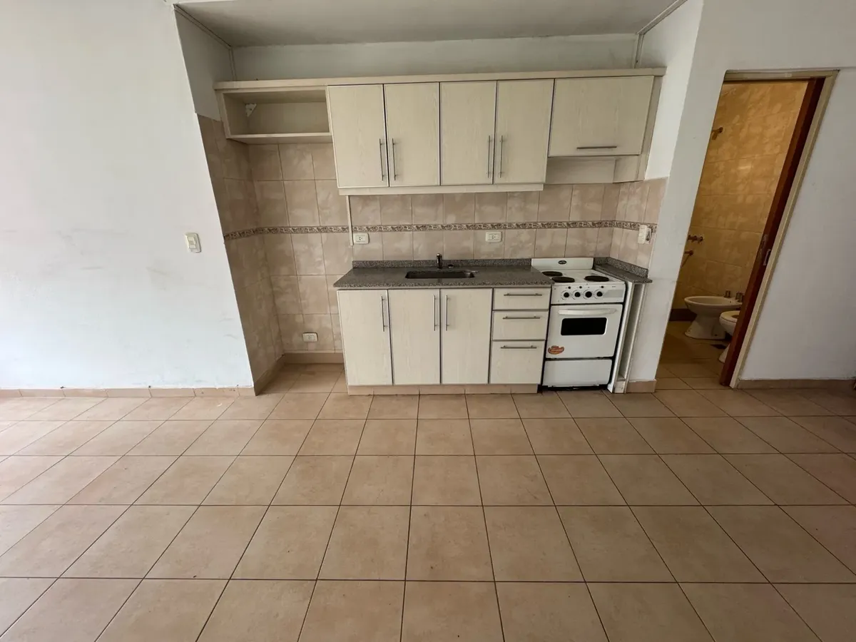 Monoambiente en alquiler en José León Suárez