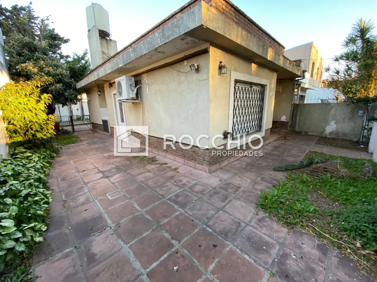 3-room house with garden and pool