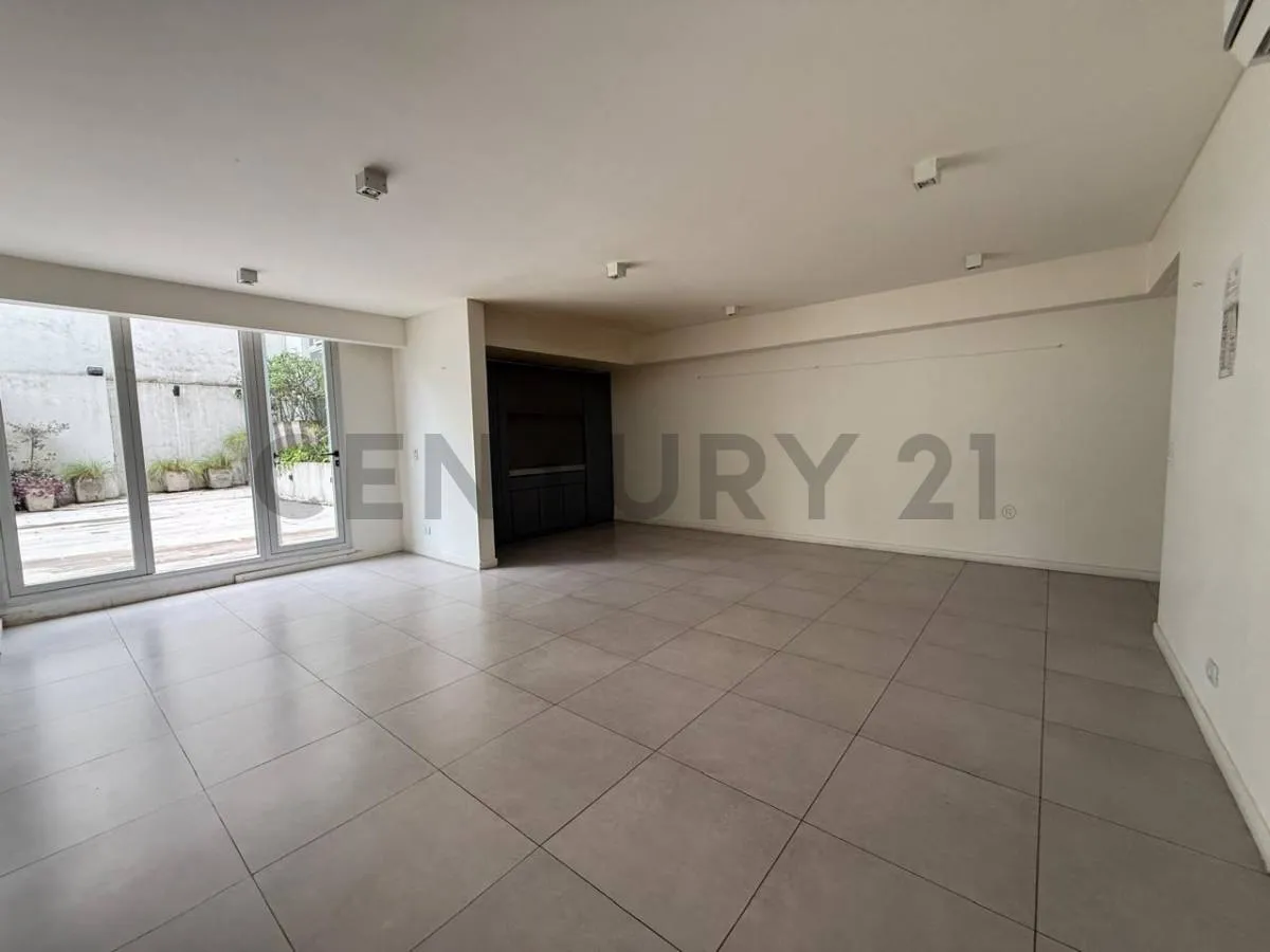 Departamento de 3 ambientes con balcón y cochera en Villa Urquiza