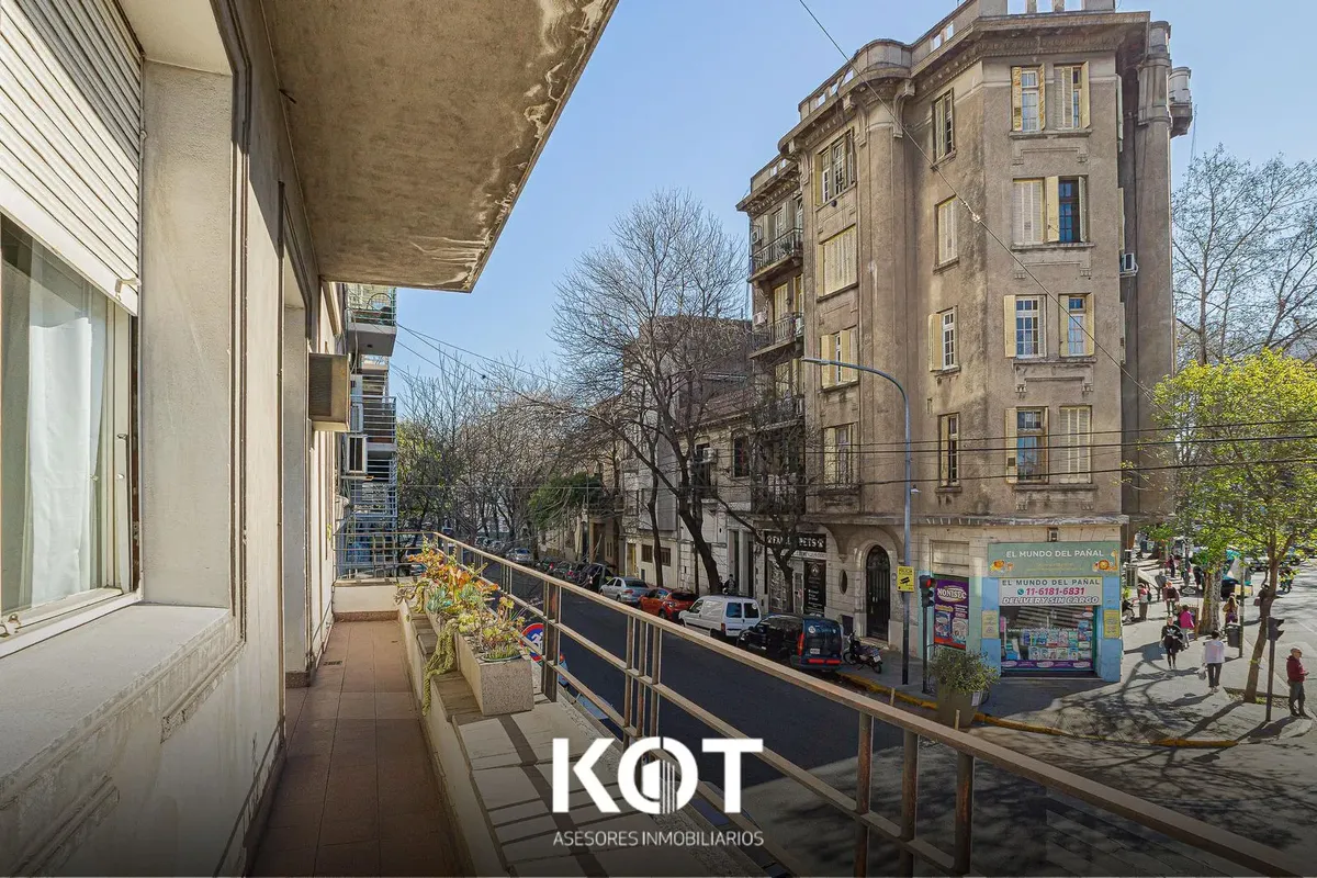 Квартира с 4 спальнями и комнатой для персонала в Caballito