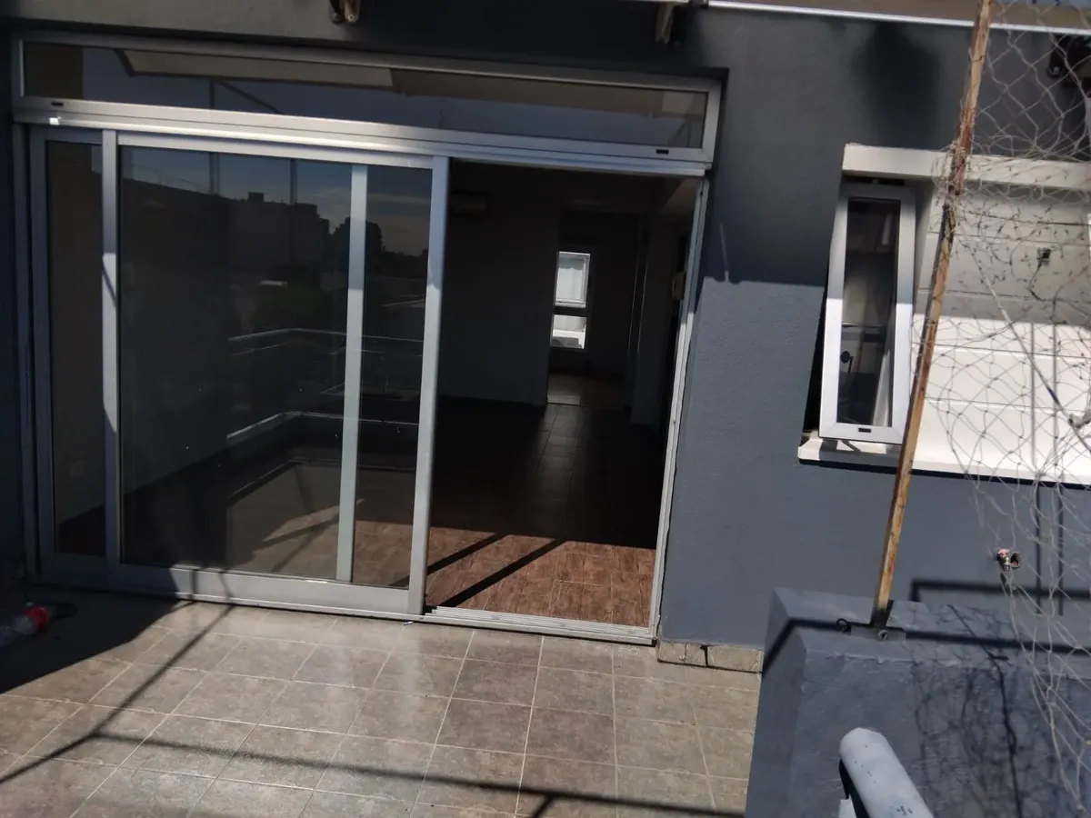 Квартира с 1 спальней и террасным балконом в Villa Devoto