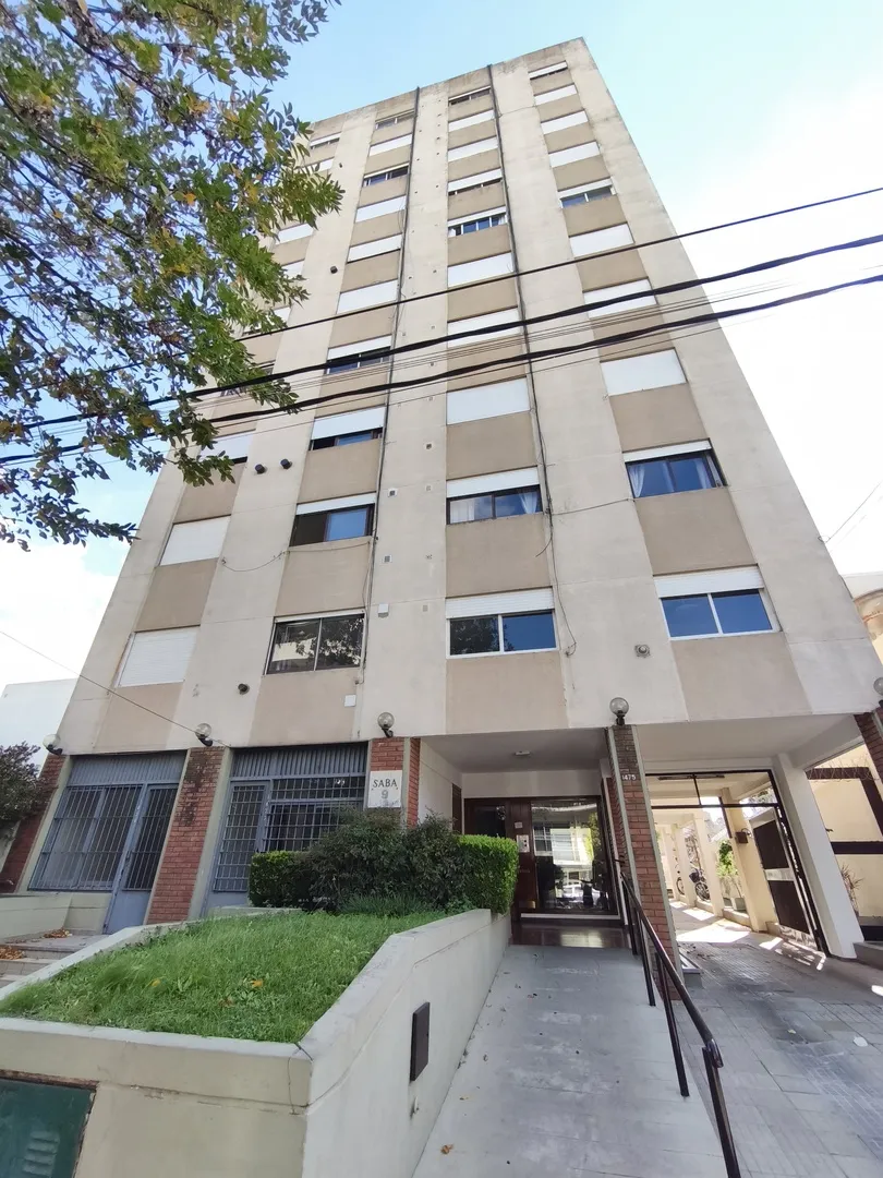 Departamento de 1 dormitorio al frente en La Plata