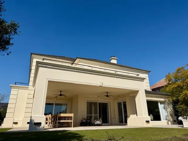 Apartamento de 4 dormitórios mobiliado para alugar em Tigre