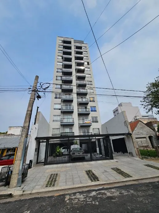 Departamento de 2 ambientes con cochera en Morón Norte