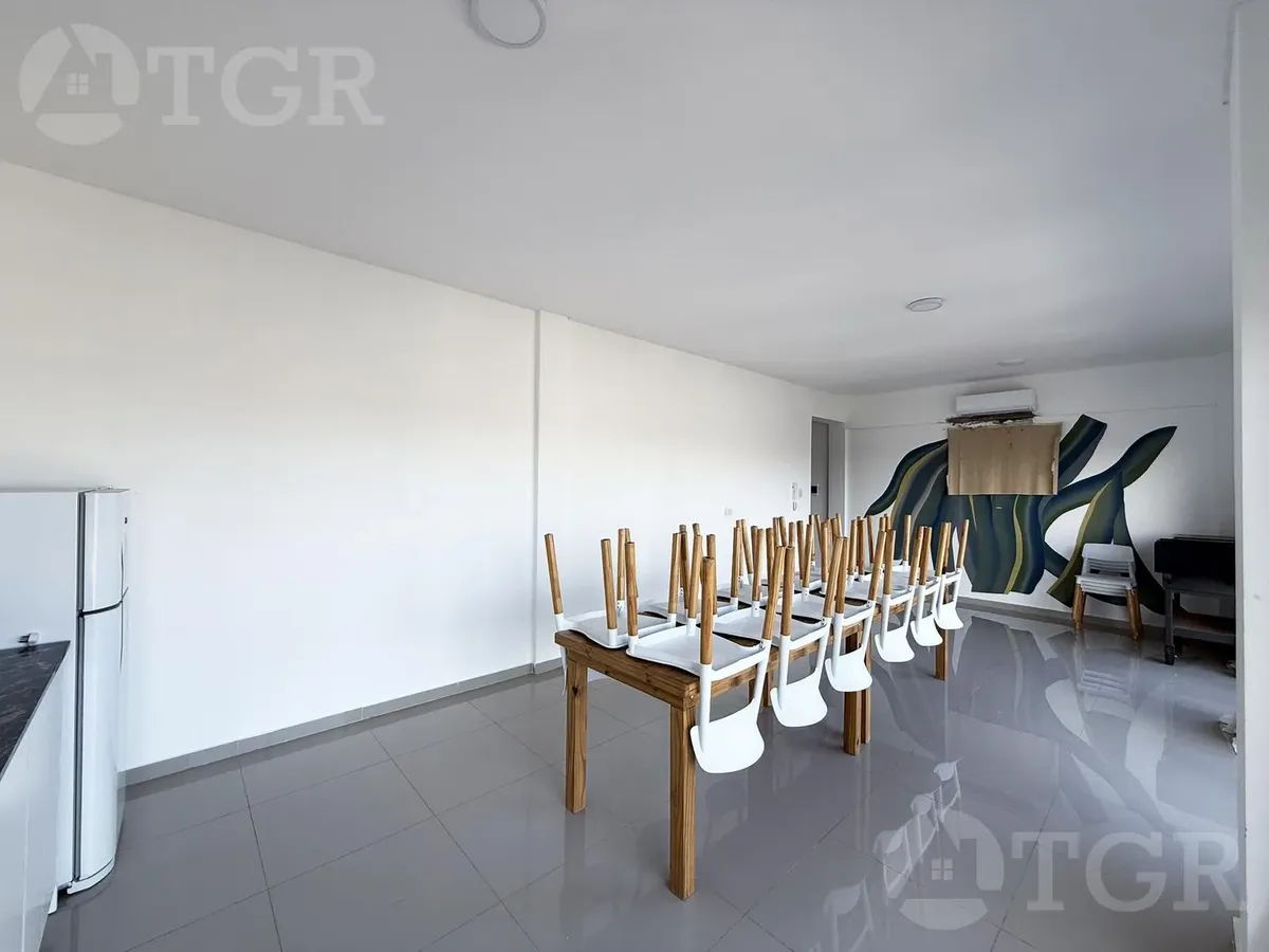 Apartamento de dois ambientes de frente em Valentín Alsina (Lanús)