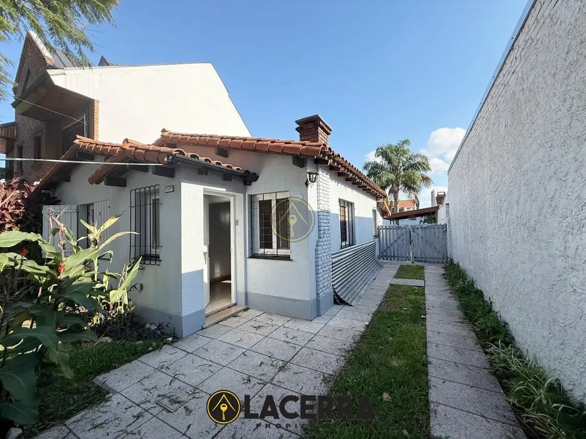Casa en alquiler con jardín en Villa Adelina (San Isidro)