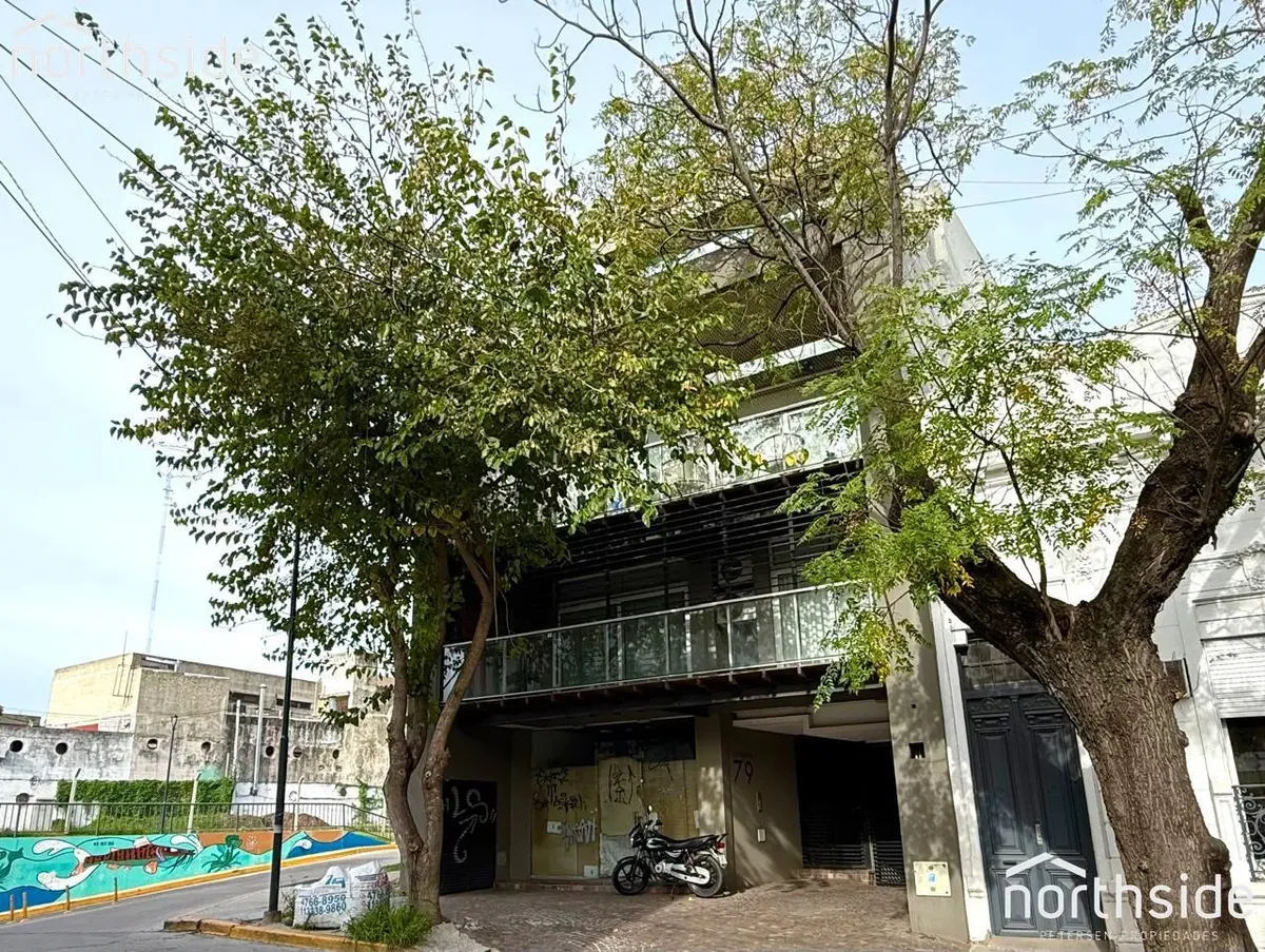 Departamento dúplex de 2 ambientes en San Isidro, con balcón y parrilla