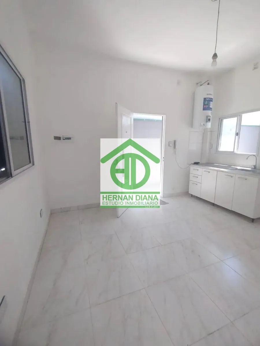 Two-room PH for rent in Billinghurst, General San Martín