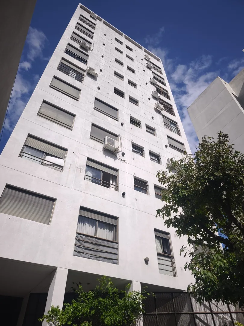 Departamento de 2 ambientes con cochera en La Plata