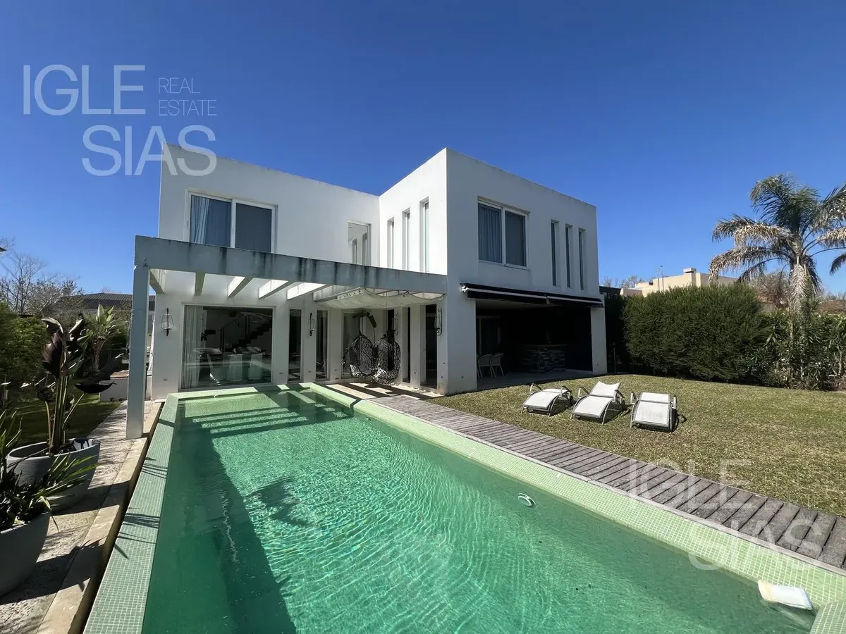 Four-bedroom apartment in Los Castores, Nordelta