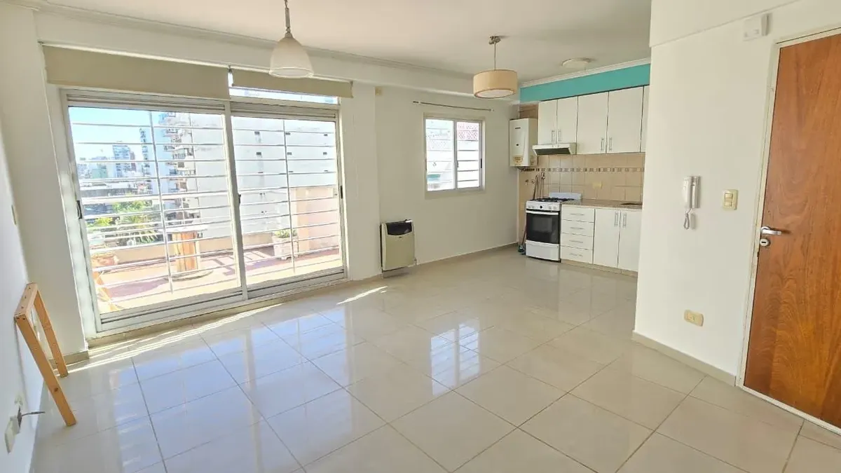 Квартира-студия с балконом в Flores