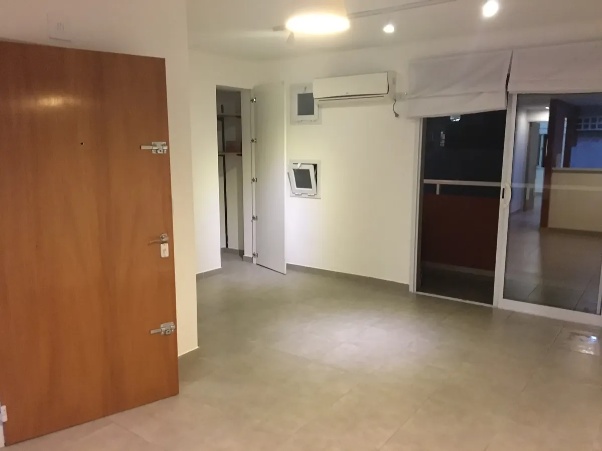Two-room apartment on the top floor street-facing in Villa Urquiza