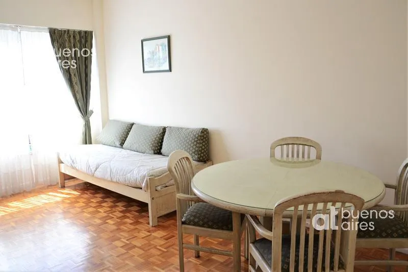 Departamento de 2 ambientes con dormitorio en Monserrat