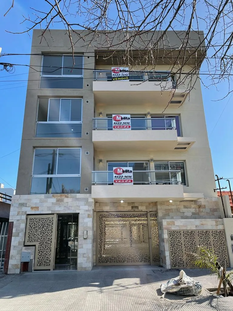 Kitnet novo (nunca habitado) com vaga de garagem em Tapiales