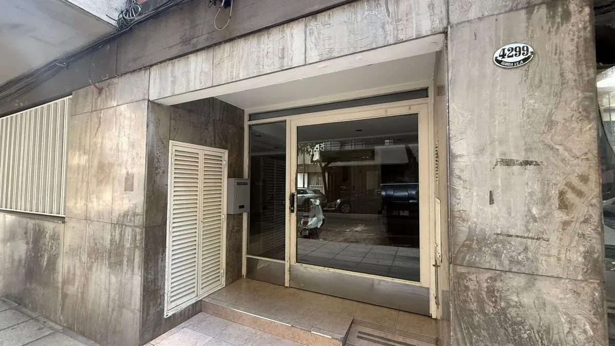 Departamento de 2 ambientes reciclado con balcón al frente en Almagro