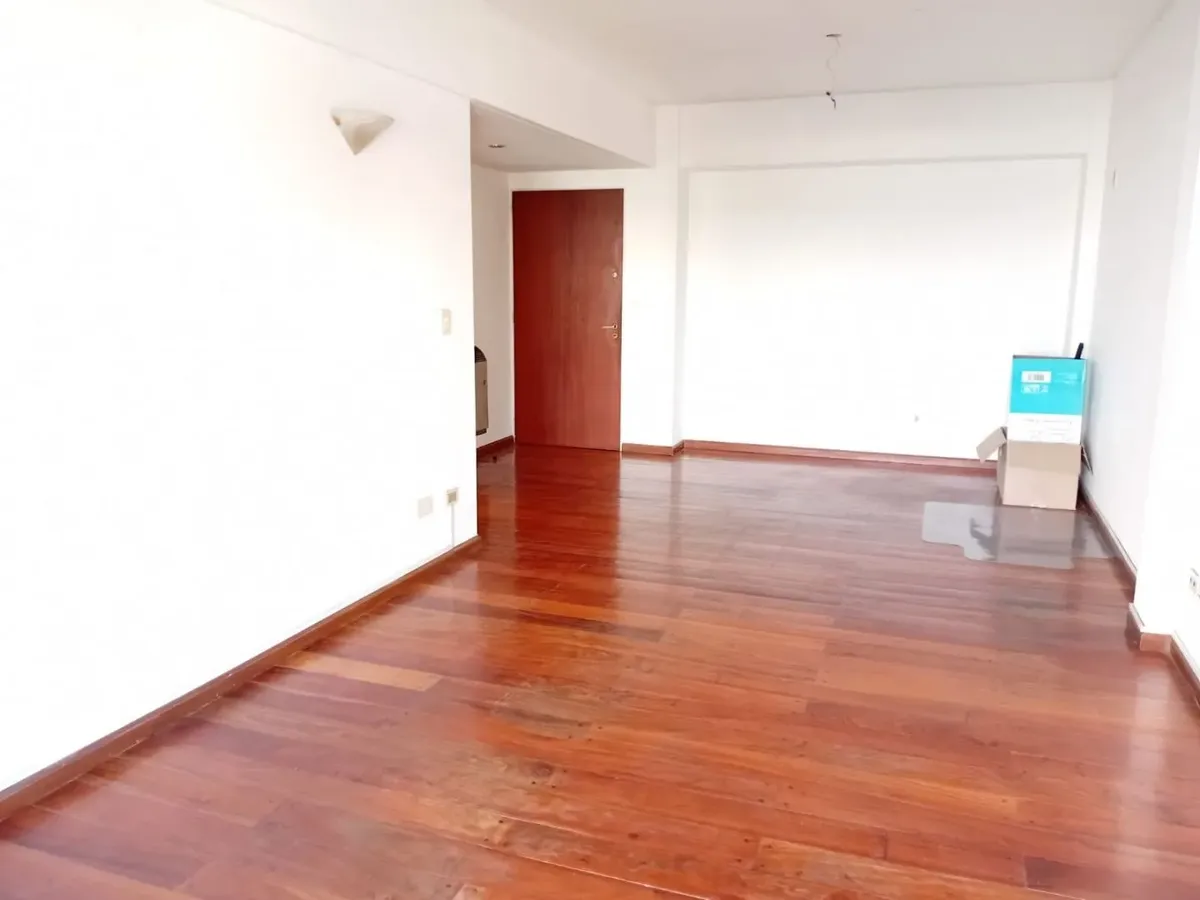 Apartamento de dois ambientes com varanda na frente em Belgrano