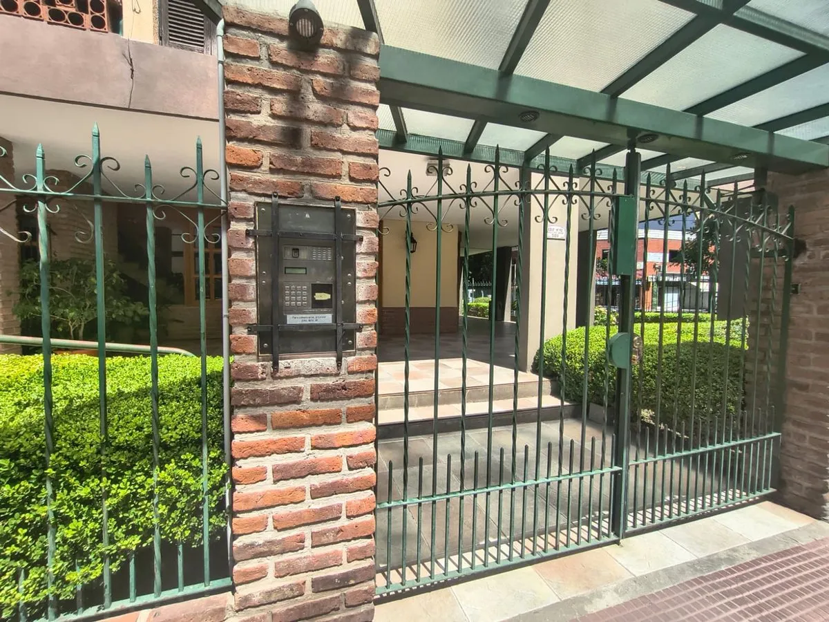 Меблированная четырёхкомнатная квартира с 3 спальнями в La Boca