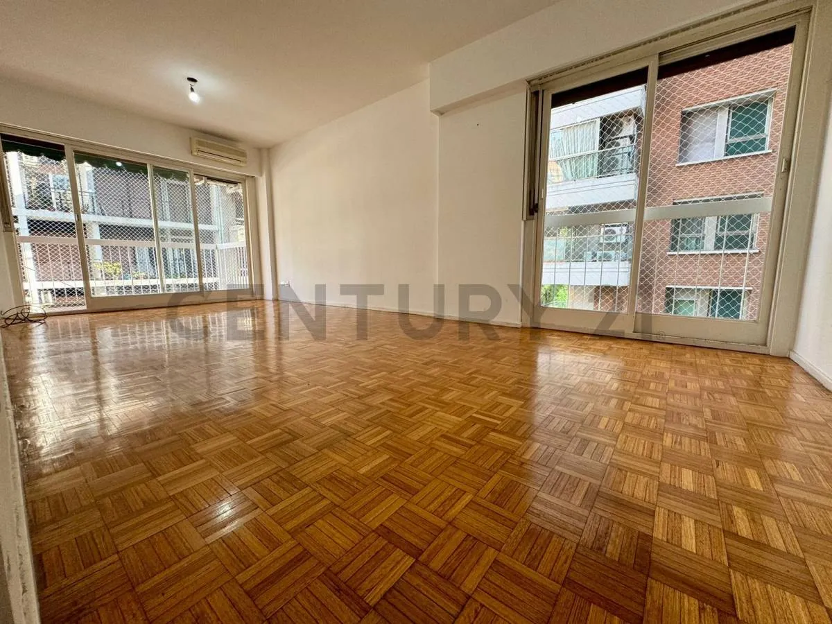 Apartamento de três dormitórios com dependência e vaga coberta em Belgrano