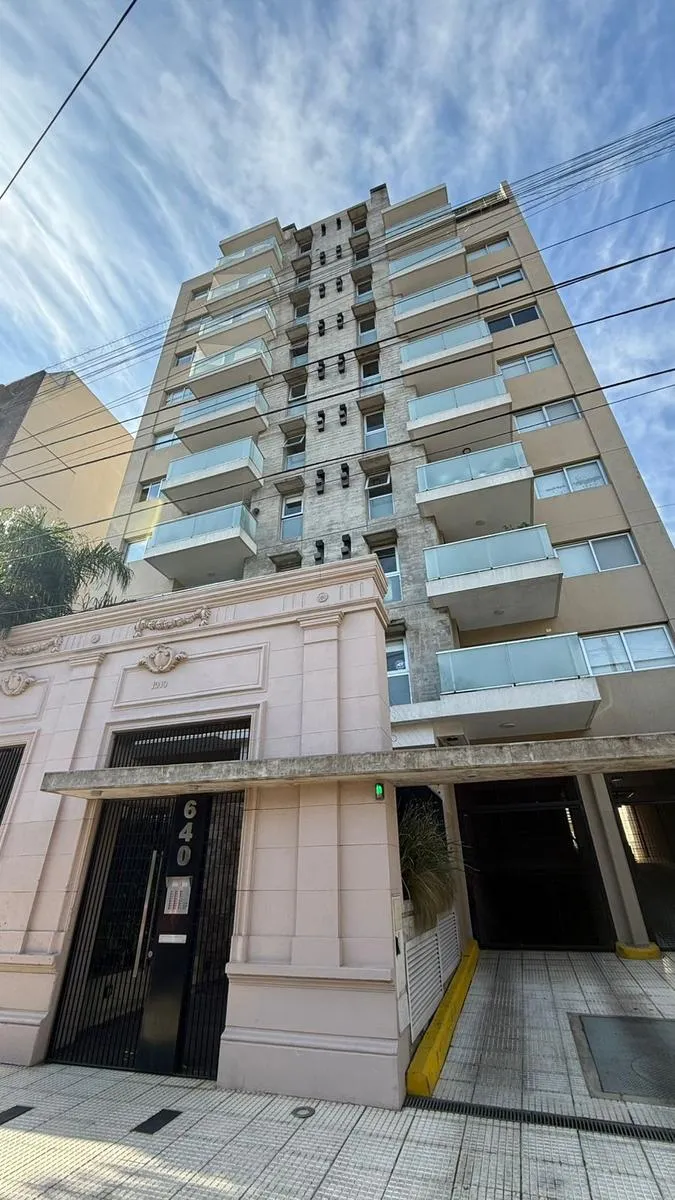 Three-room apartment in Lomas de Zamora near Temperley Oeste