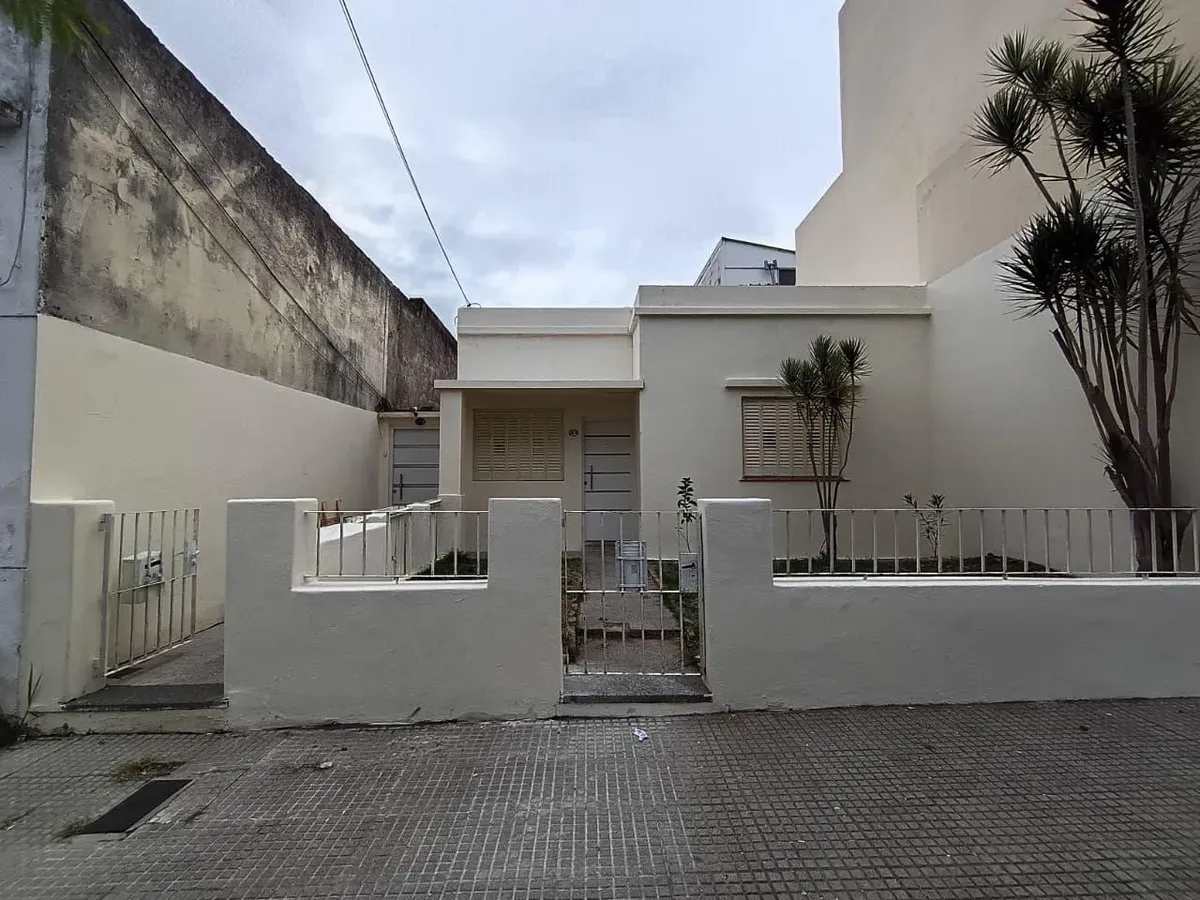 Front-facing PH apartment in Agronomía