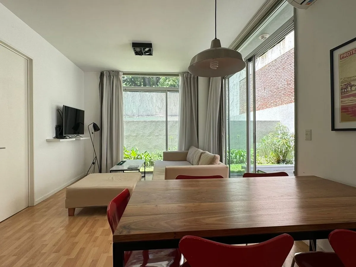 Apartamento de 2 ambientes mobiliado com jardim em Martínez