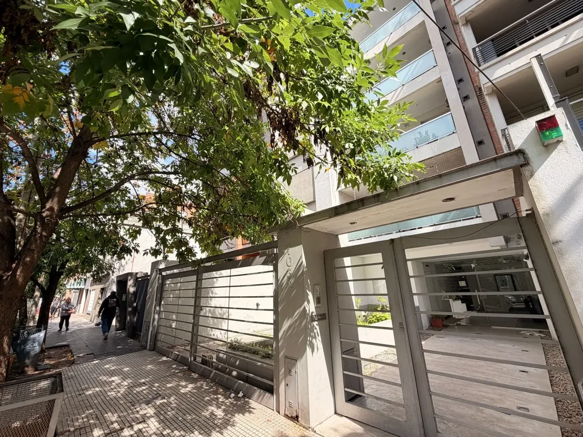 Apartamento de dois ambientes no Castelar Norte