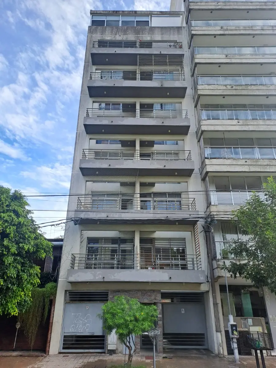 Studio apartment with large L-shaped balcony in La Plata