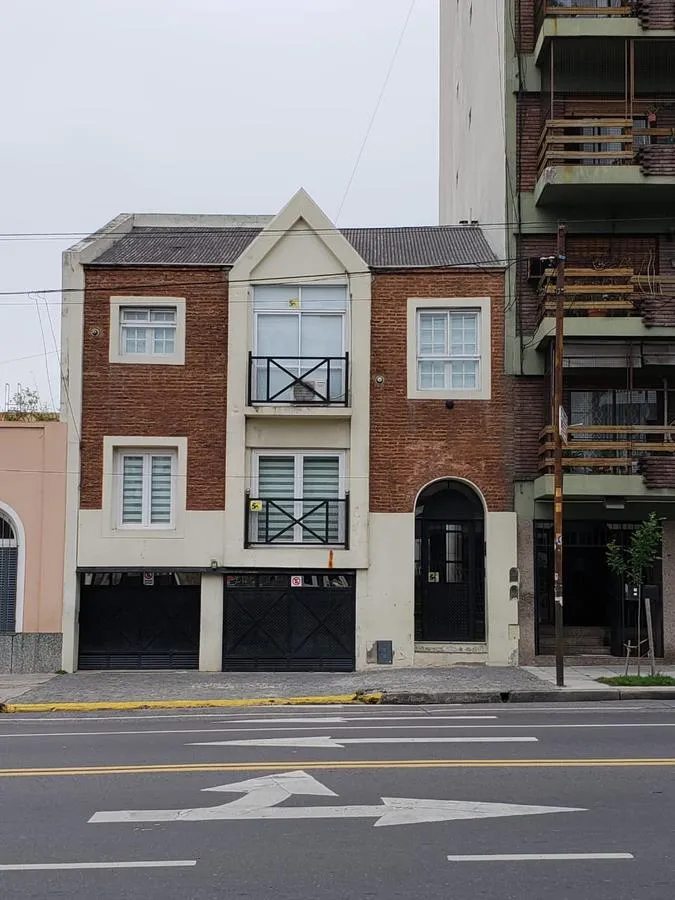 PH tipo casa de 4 dormitorios en Flores