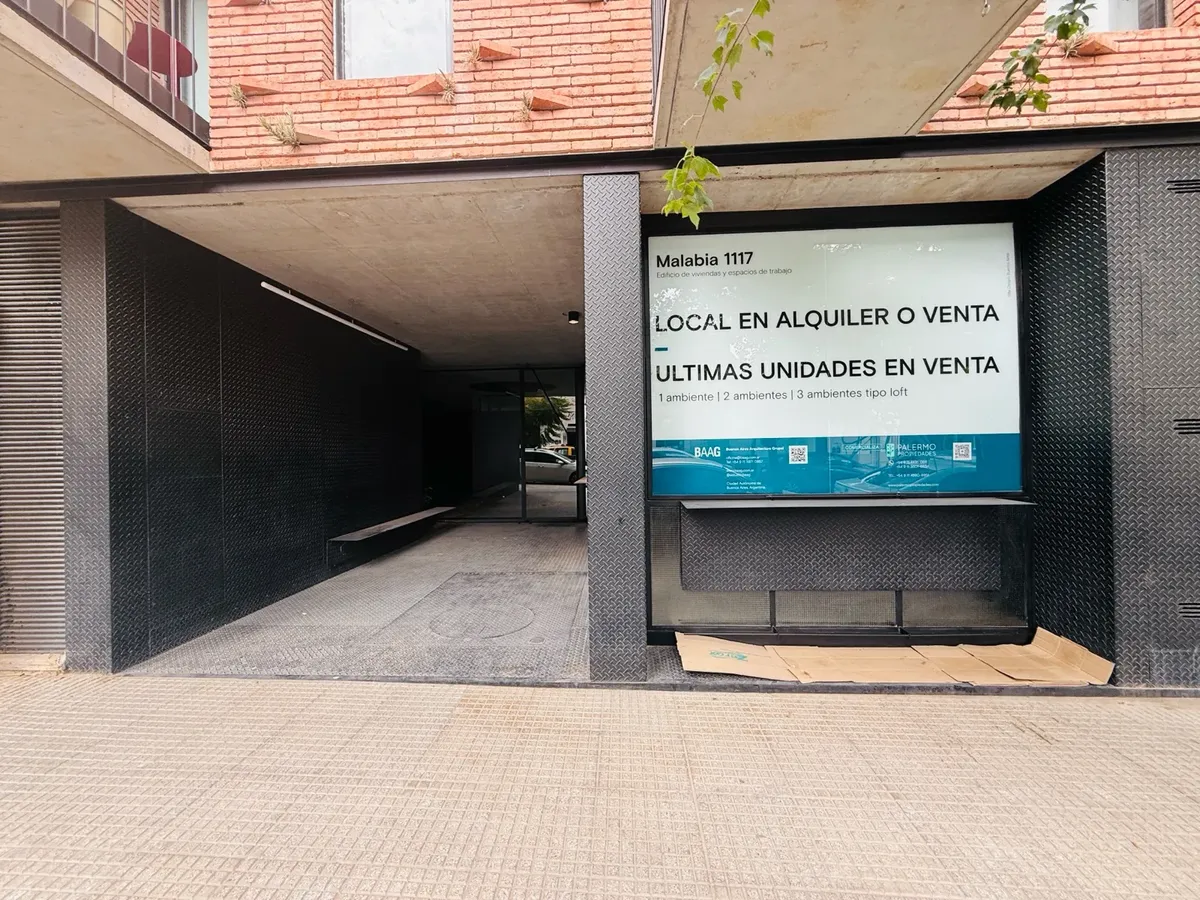 Kitnet mobiliada de 9º andar com varanda em Villa Crespo