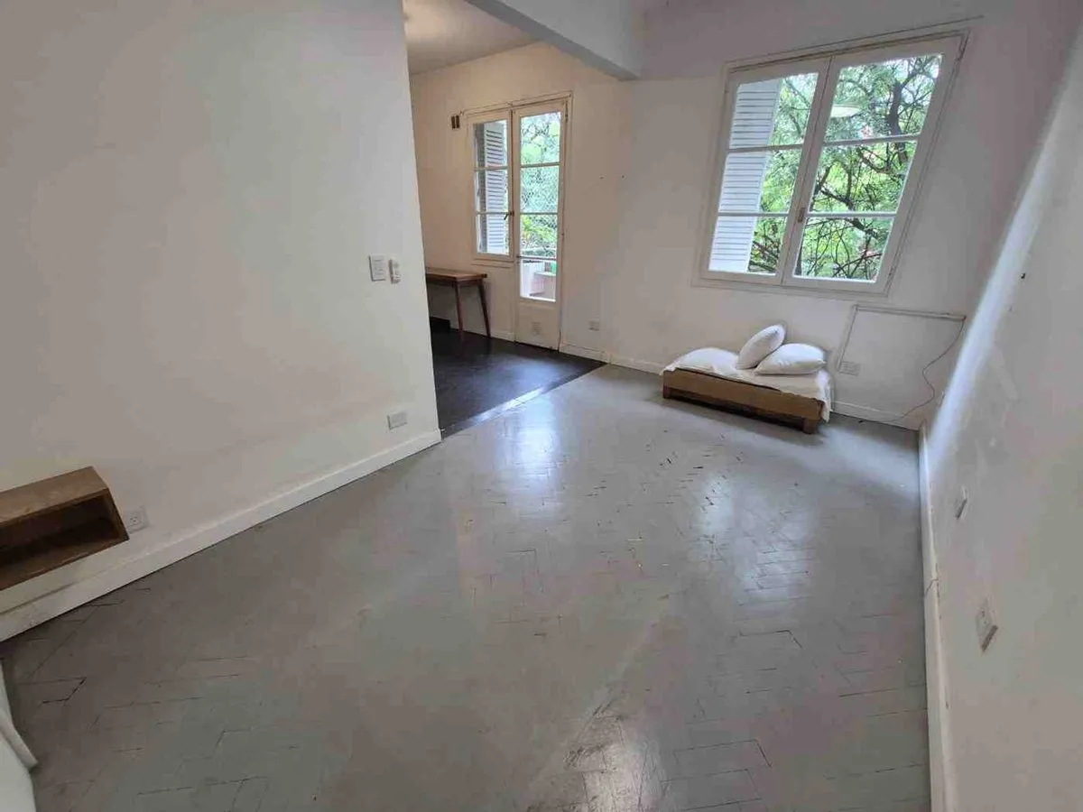 Monoambiente en alquiler con balcón al frente en Villa Ortúzar