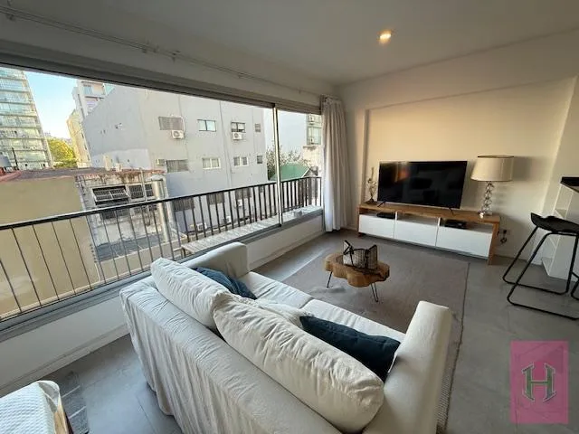 Kitnet mobiliado em Olivos, de frente para o Rio