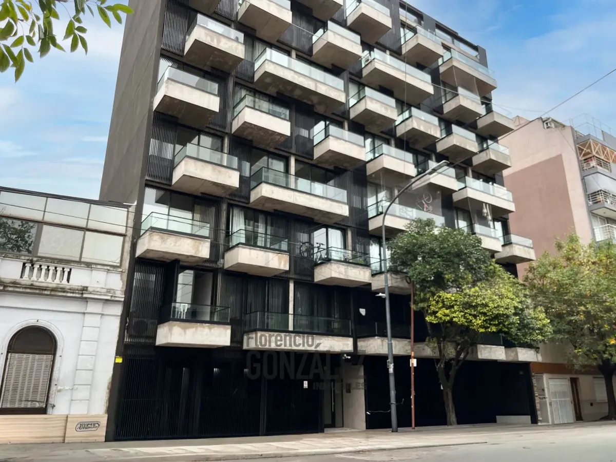 Apartamento de dois ambientes de frente em Liniers