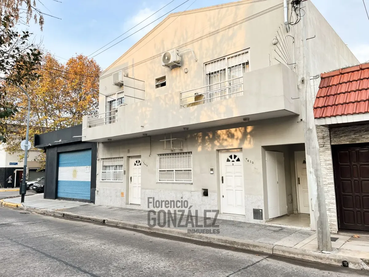 Street-facing furnished studio apartment in Liniers