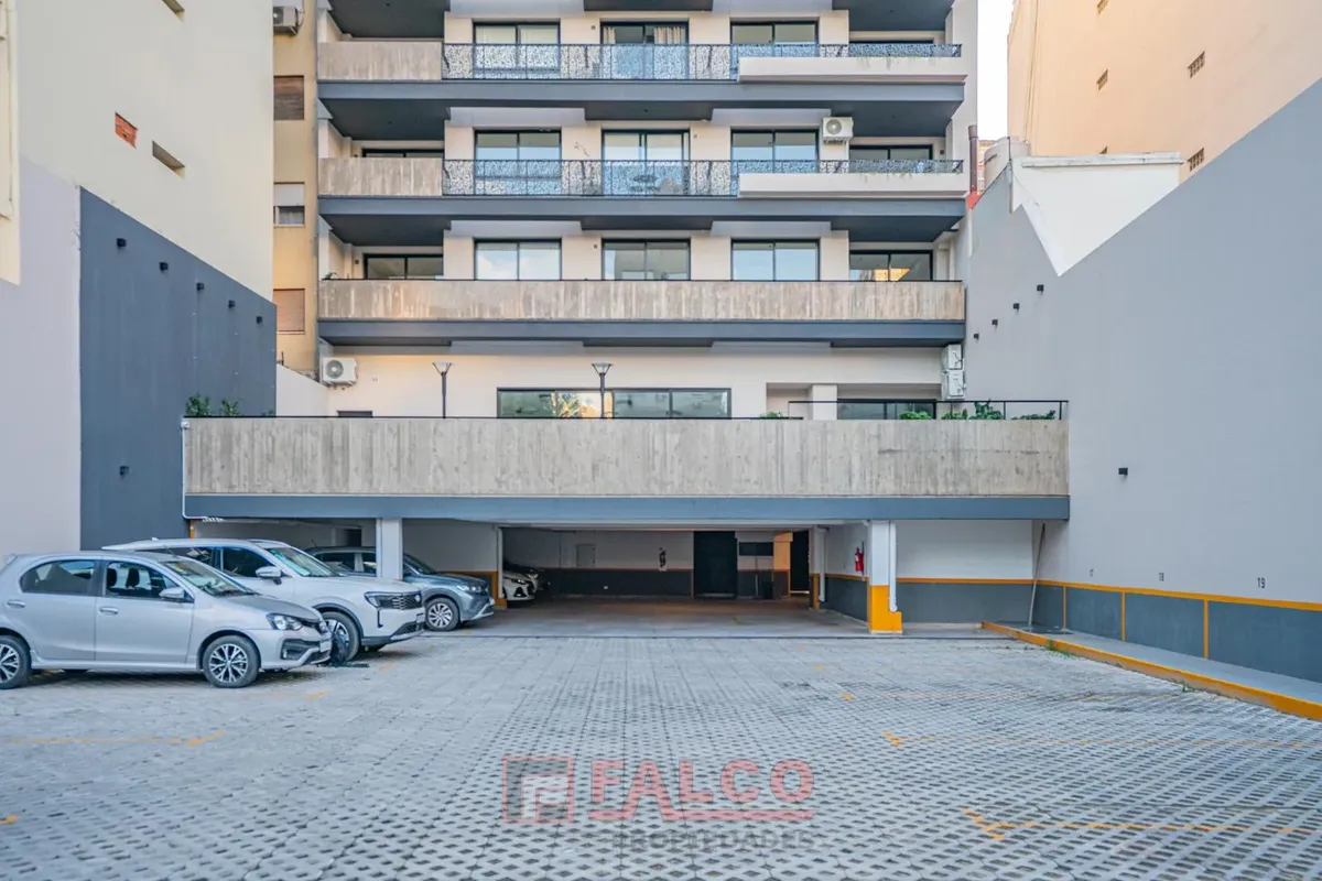 Departamento de 3 ambientes con cochera a estrenar en Almagro