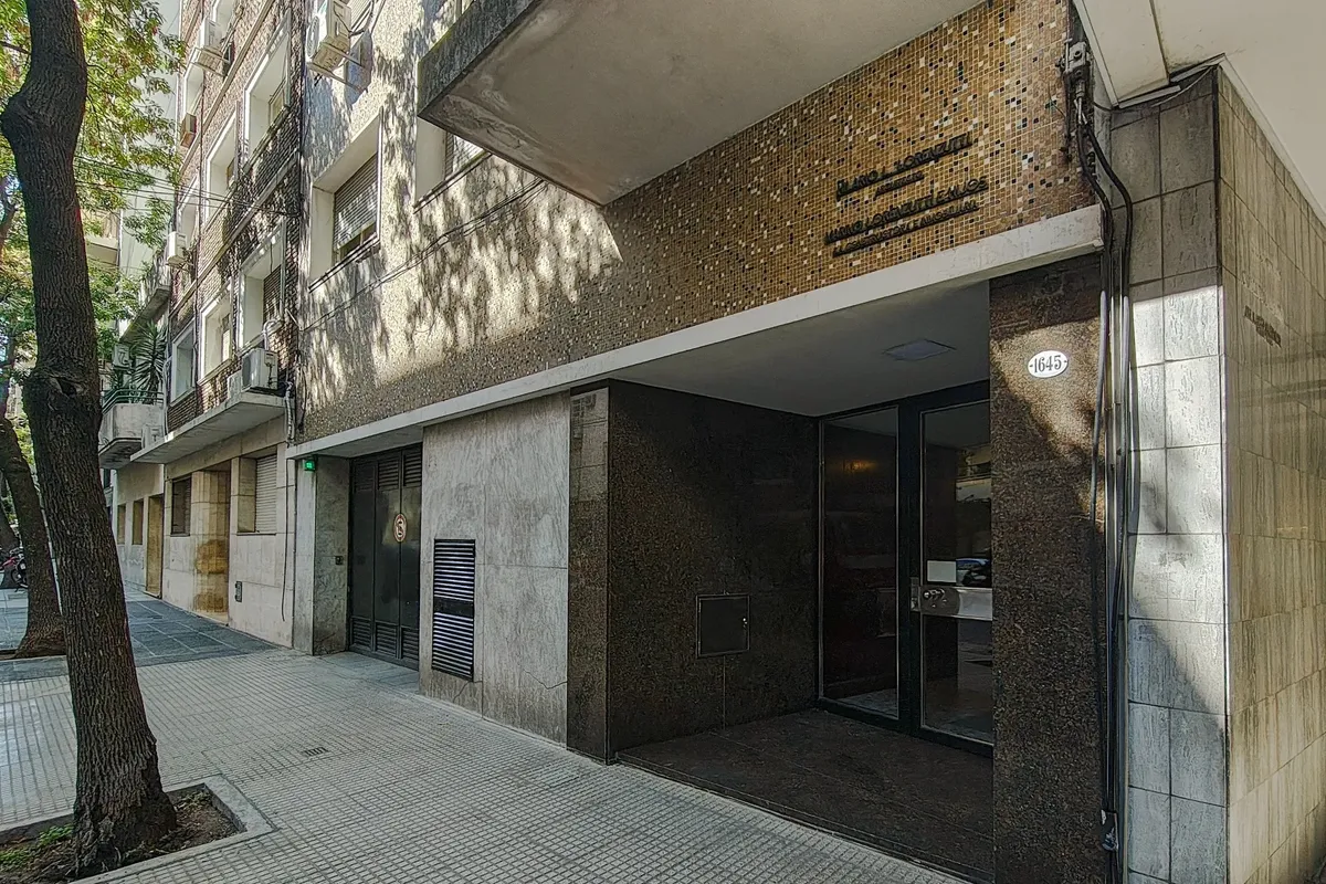 High-floor one-bedroom apartment in Recoleta