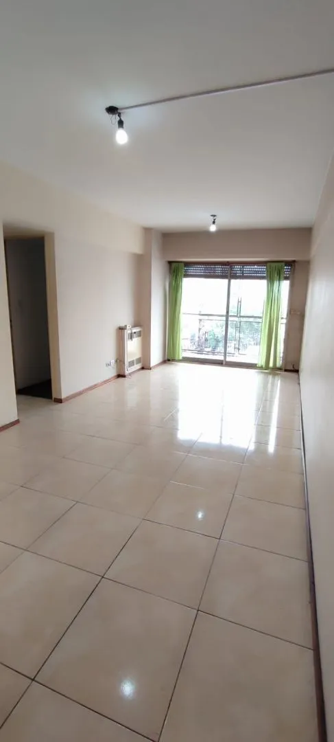 Apartamento de três ambientes em Caseros Centro